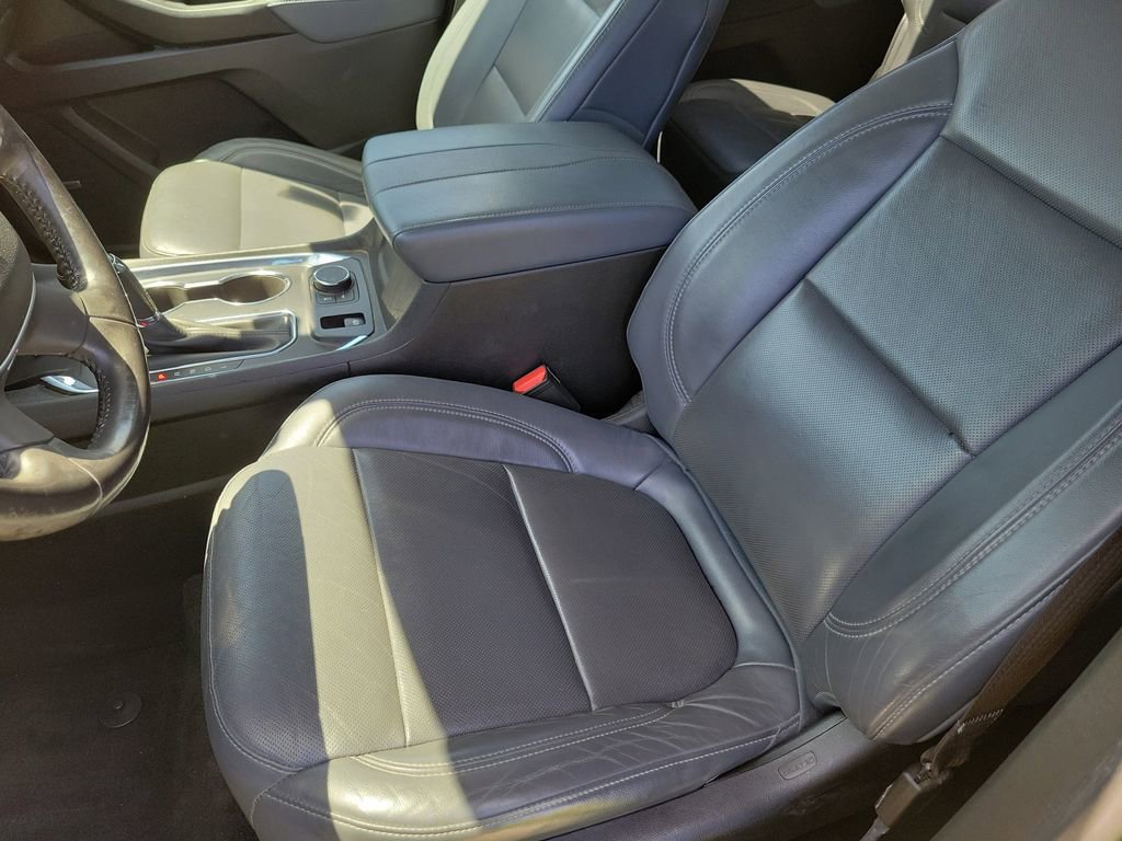 Used 2018 Chevrolet Traverse Premier w/ Driver Confidence II Package FWD image 24
