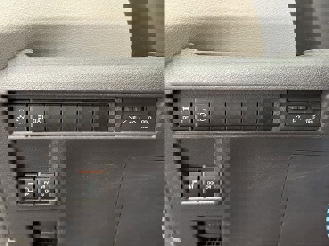 Used 2021 Toyota Sienna LE FWD image 23