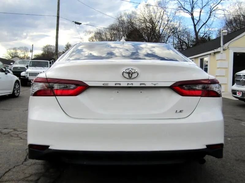 Used 2022 Toyota Camry LE image 6