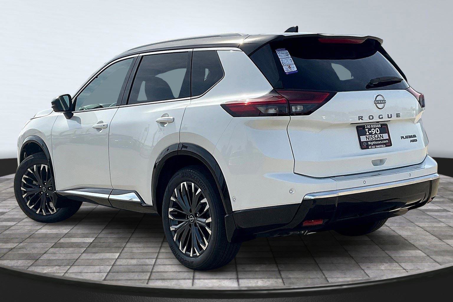 New 2026 Nissan Rogue Platinum w/ Platinum Premium Package image 3