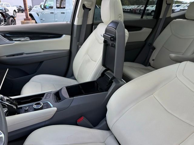 Used 2023 Cadillac XT6 Premium Luxury FWD image 34