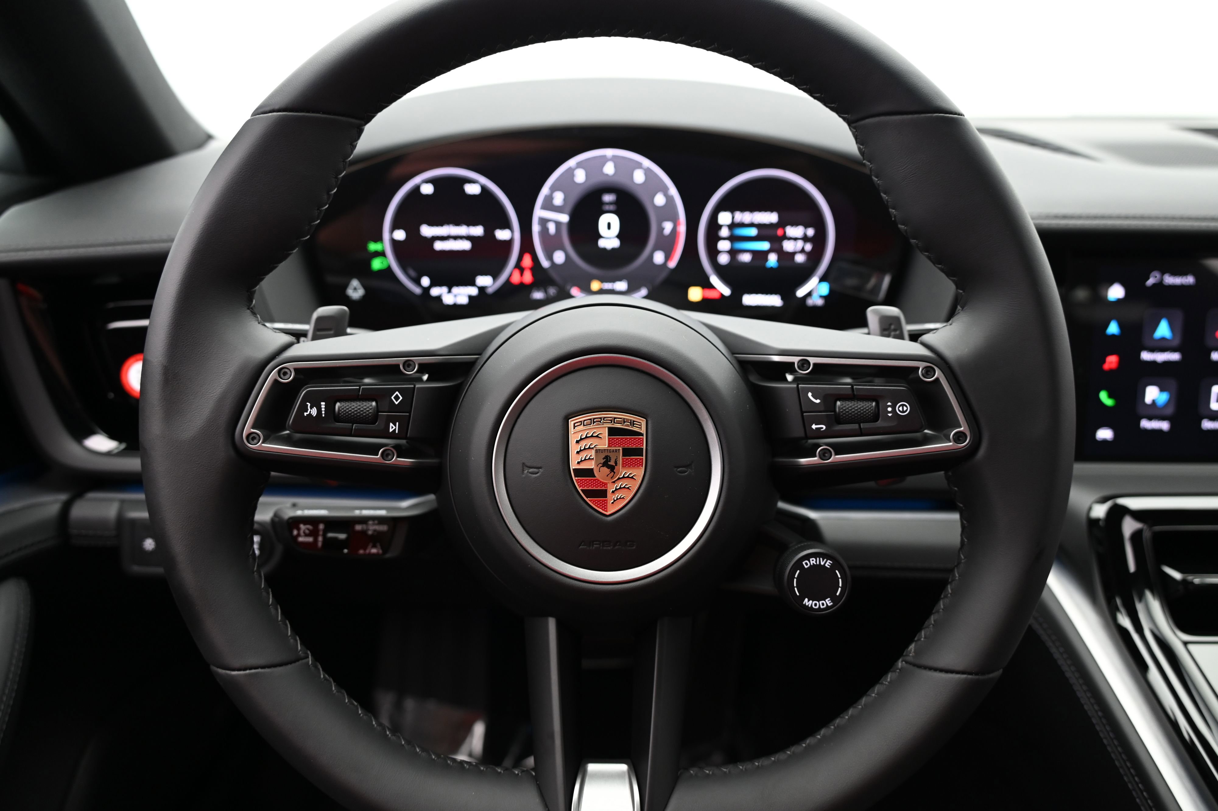 Used 2024 Porsche Panamera 4 image 47