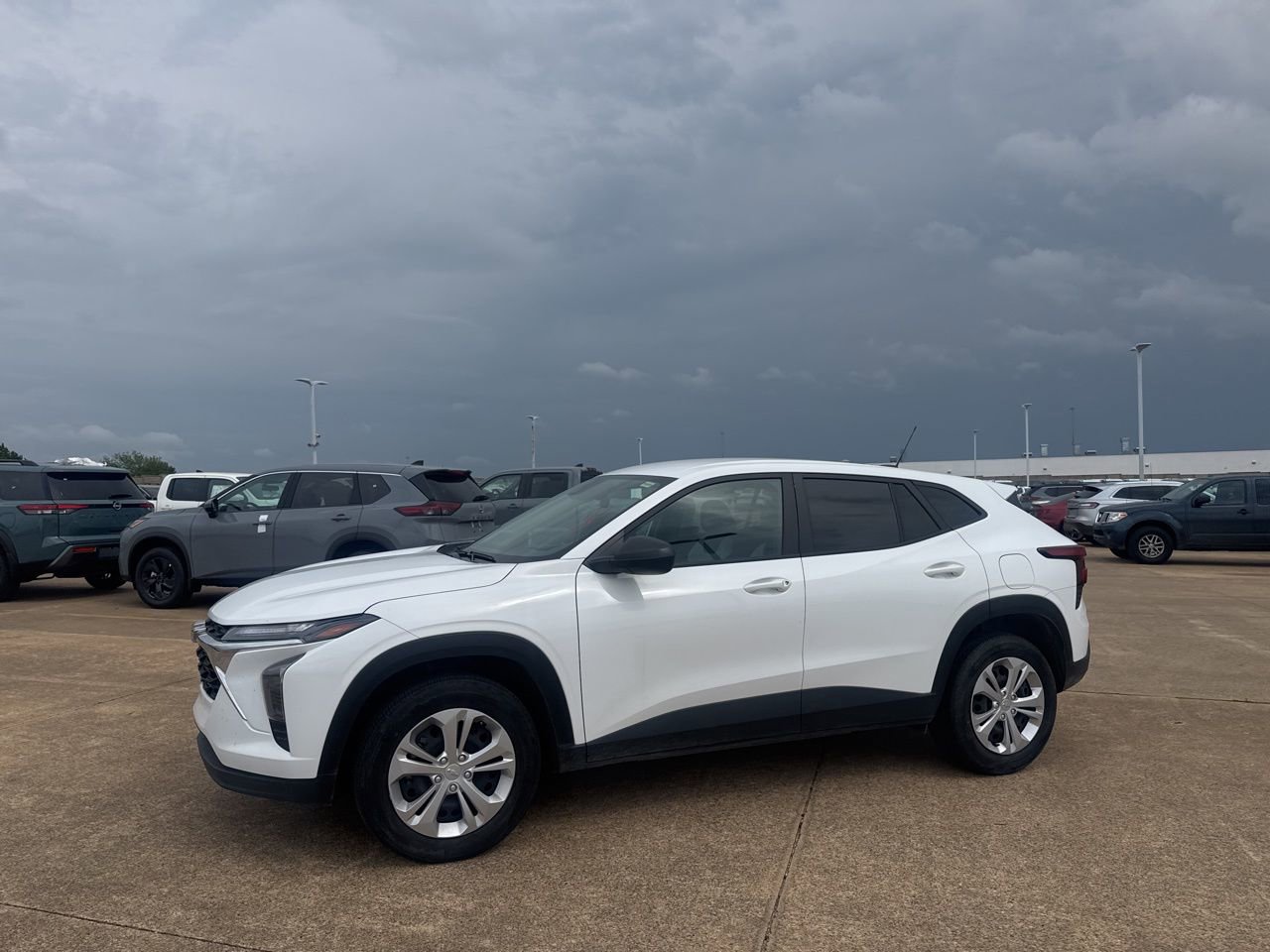 Used 2025 Chevrolet Trax LS image 10