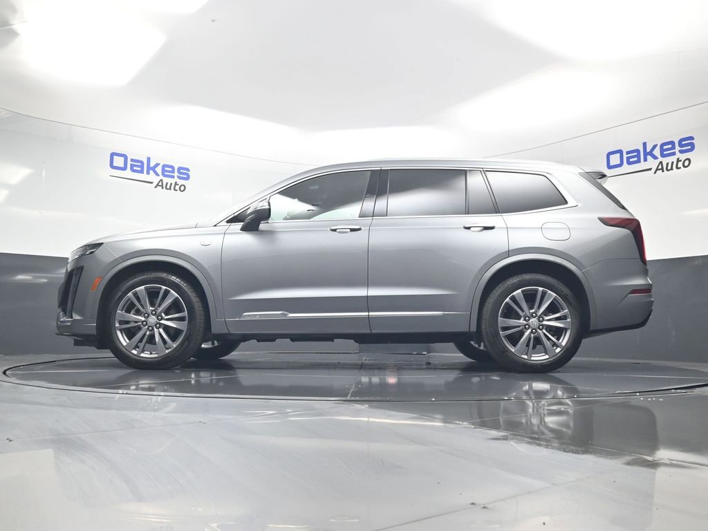 Used 2025 Cadillac XT6 Premium Luxury image 41