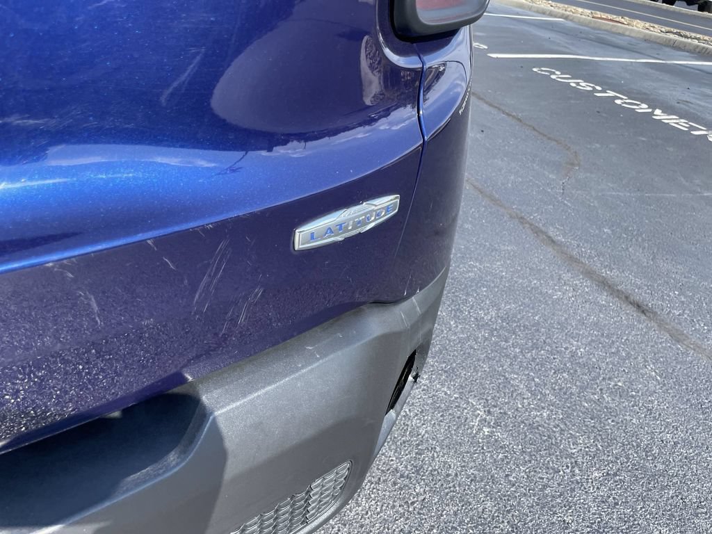 Used 2019 Jeep Renegade Latitude FWD image 6