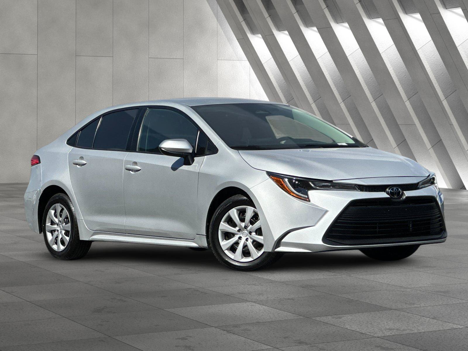 Used 2024 Toyota Corolla LE FWD image 1