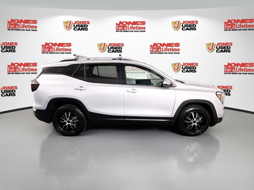 Used 2022 GMC Terrain SLT image 16