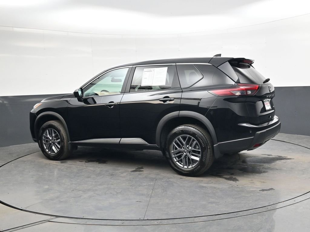 Used 2024 Nissan Rogue S image 7