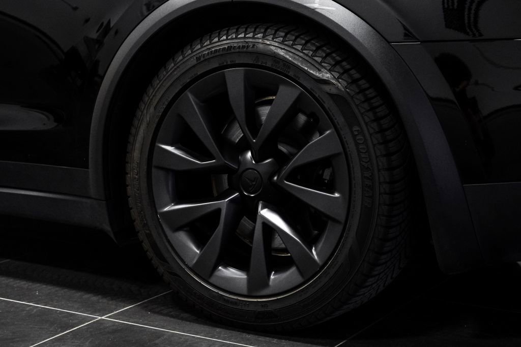 Used 2023 Tesla Model X image 61