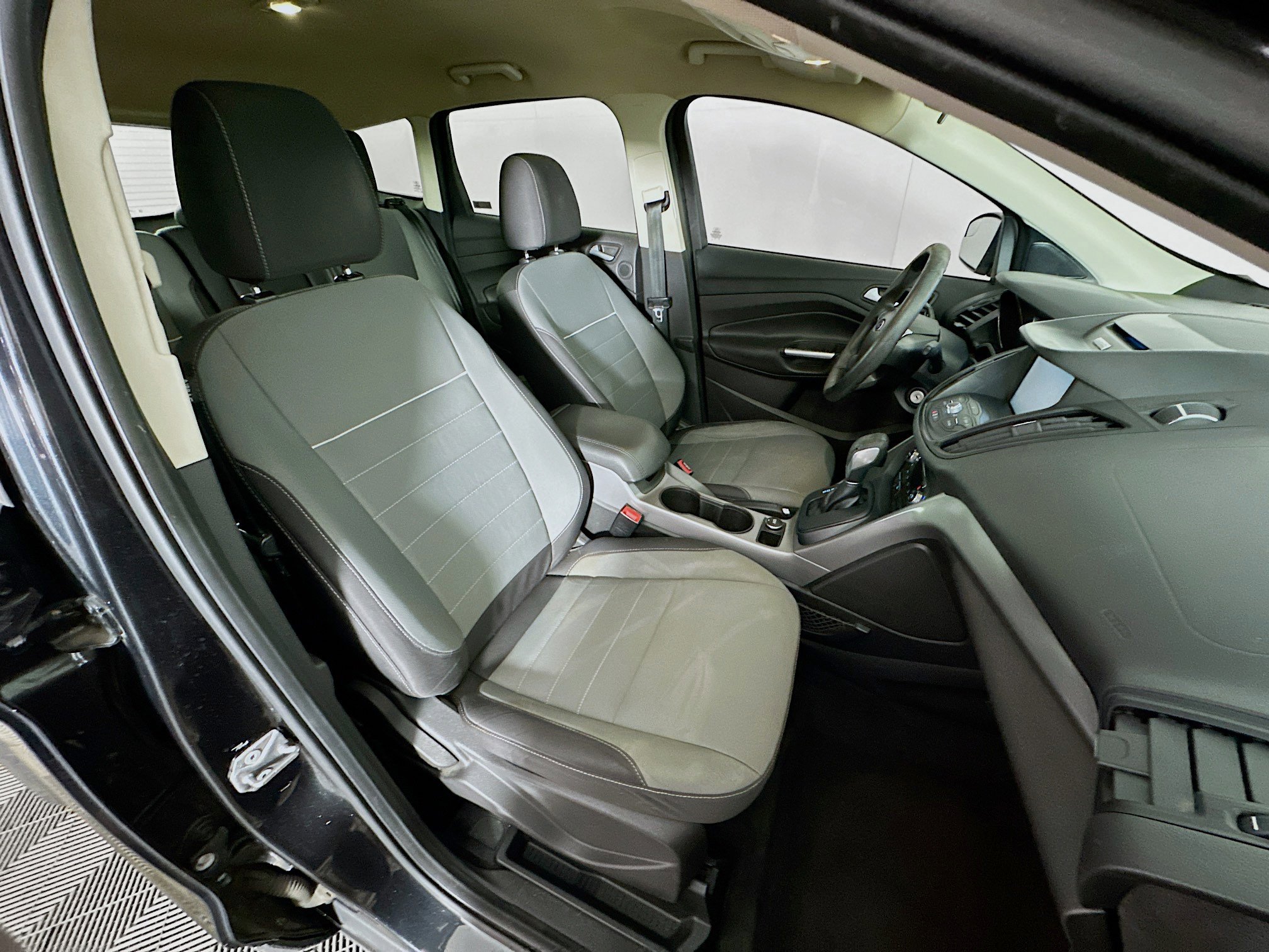 Used 2015 Ford Escape SE w/ Equipment Group 201A image 28