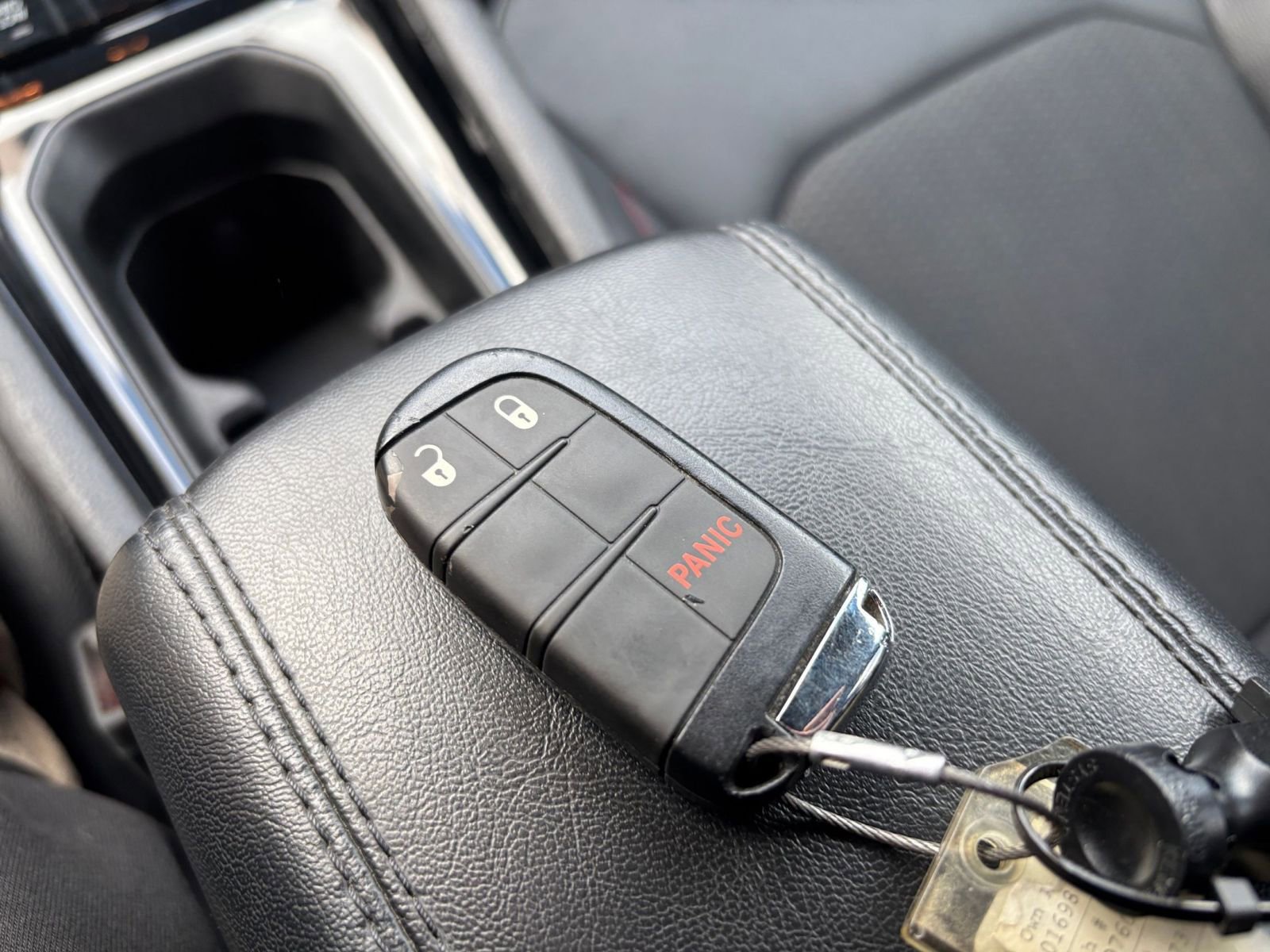 Used 2025 Jeep Compass Trailhawk AWD/4WD image 21
