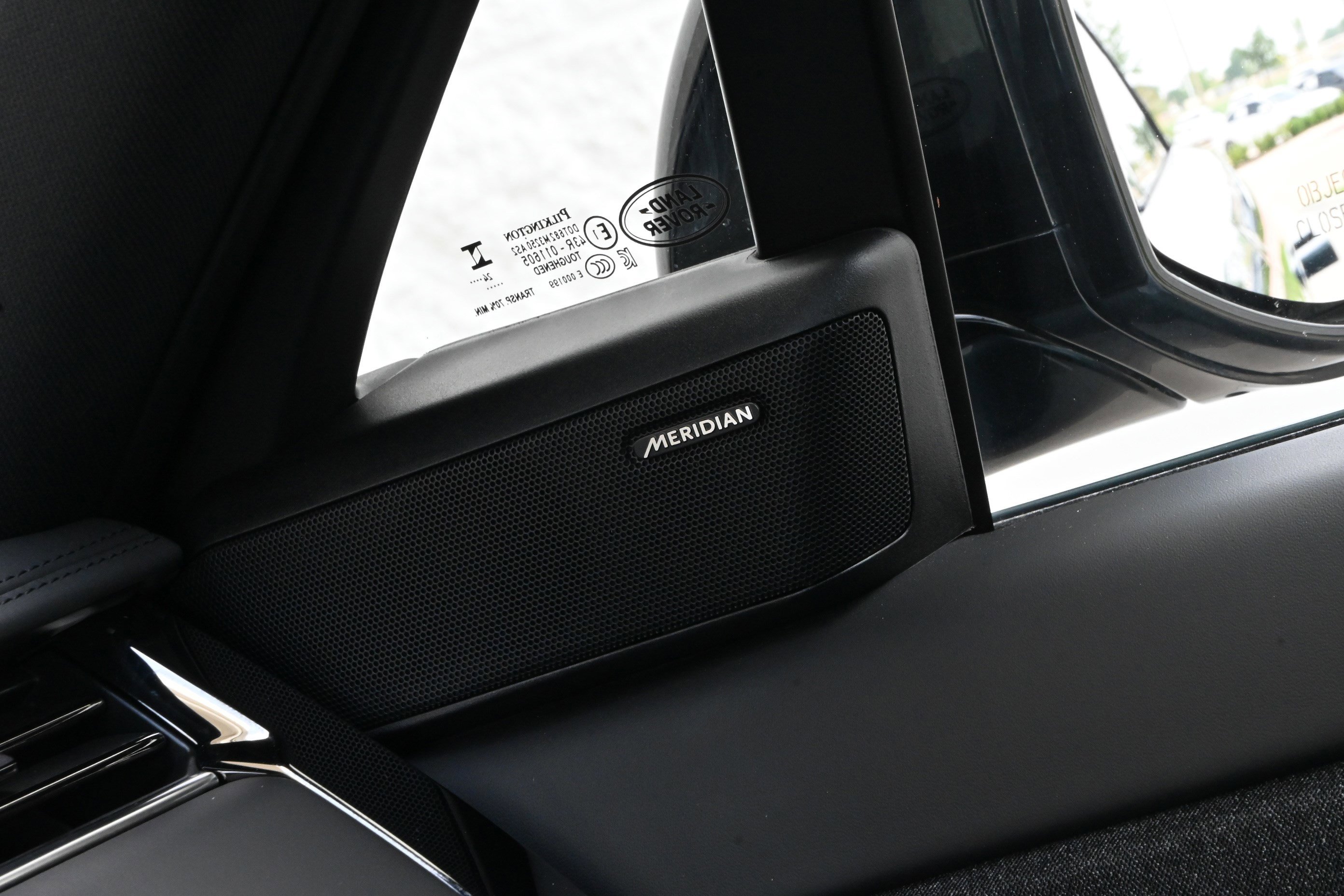 Used 2025 Land Rover Range Rover Sport SE AWD/4WD image 34