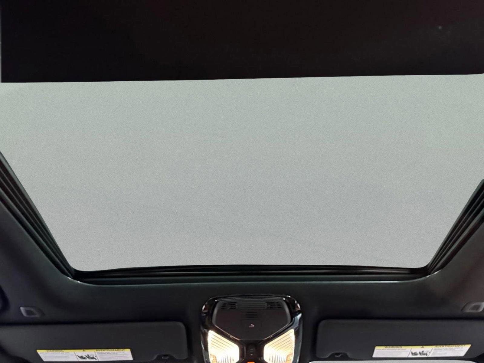 Used 2025 BMW 330i xDrive Sedan w/ Premium Package image 12