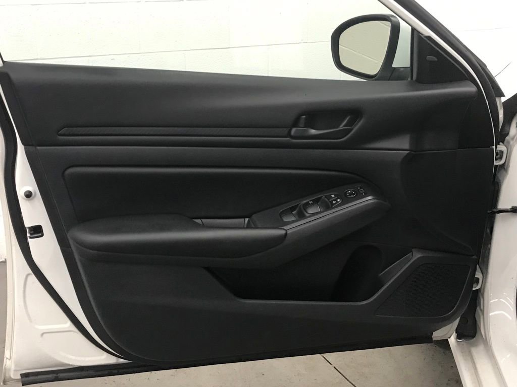 Used 2023 Nissan Altima 2.5 S image 9