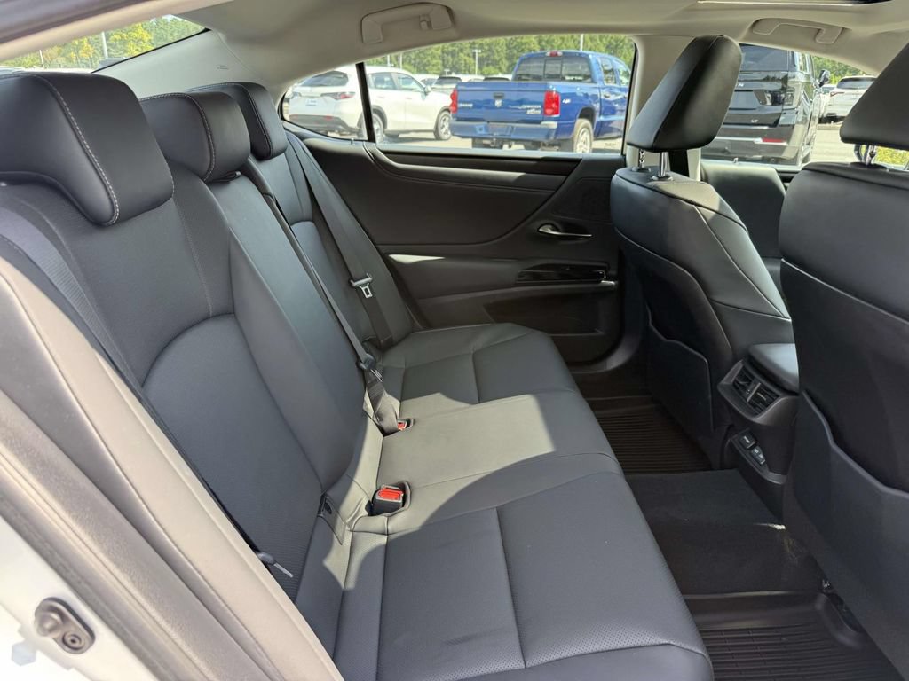 Used 2024 Lexus ES 250 w/ Premium Package AWD/4WD image 16