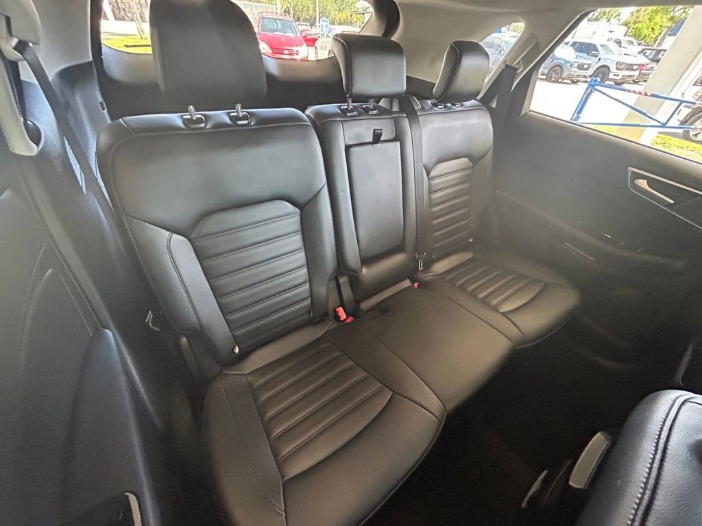 Used 2019 Ford Edge SEL w/ Equipment Group 201A FWD image 28