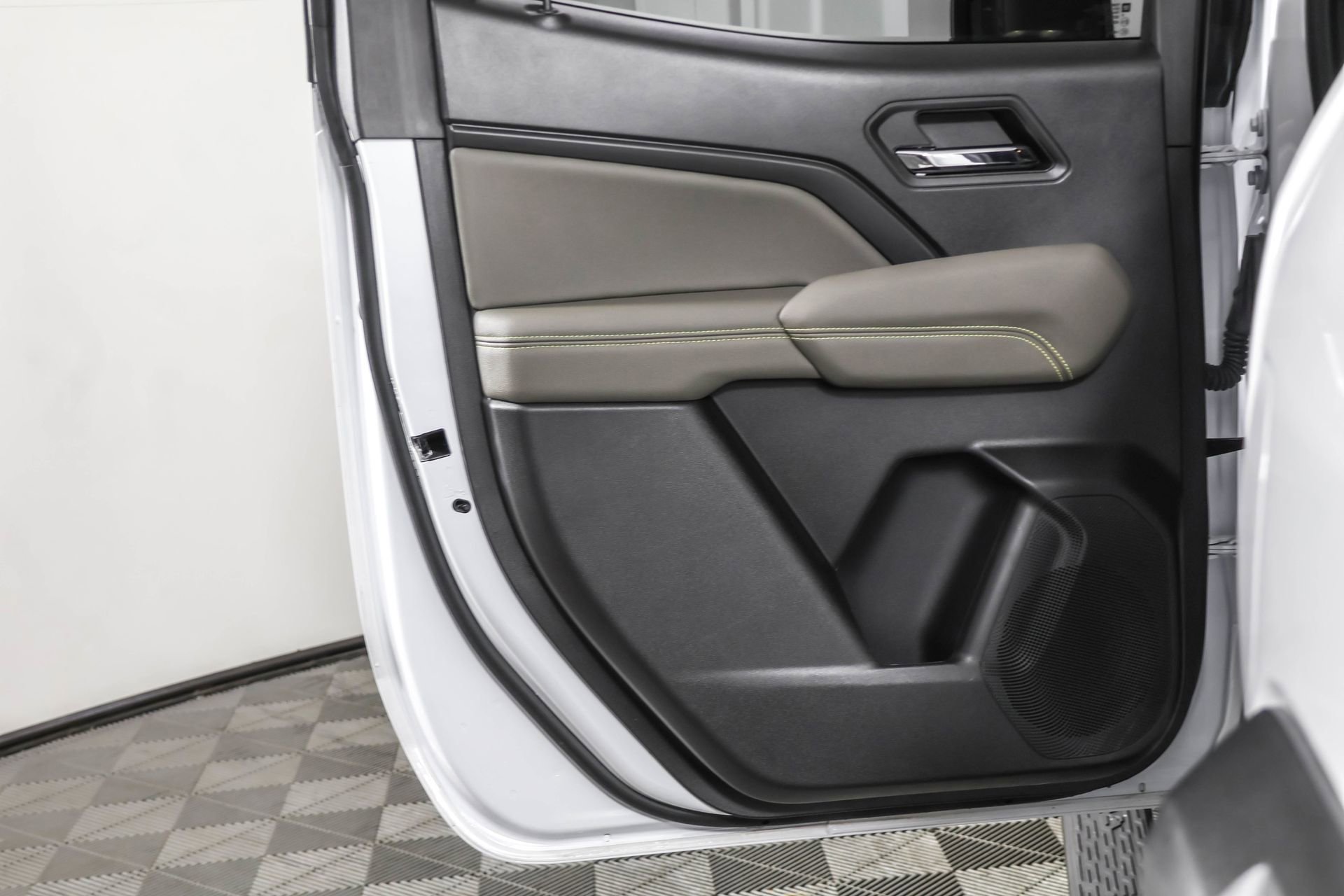 Certified 2025 Chevrolet Colorado ZR2 w/ Technology Package image 42