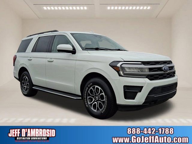 Used 2023 Ford Expedition XLT image 1