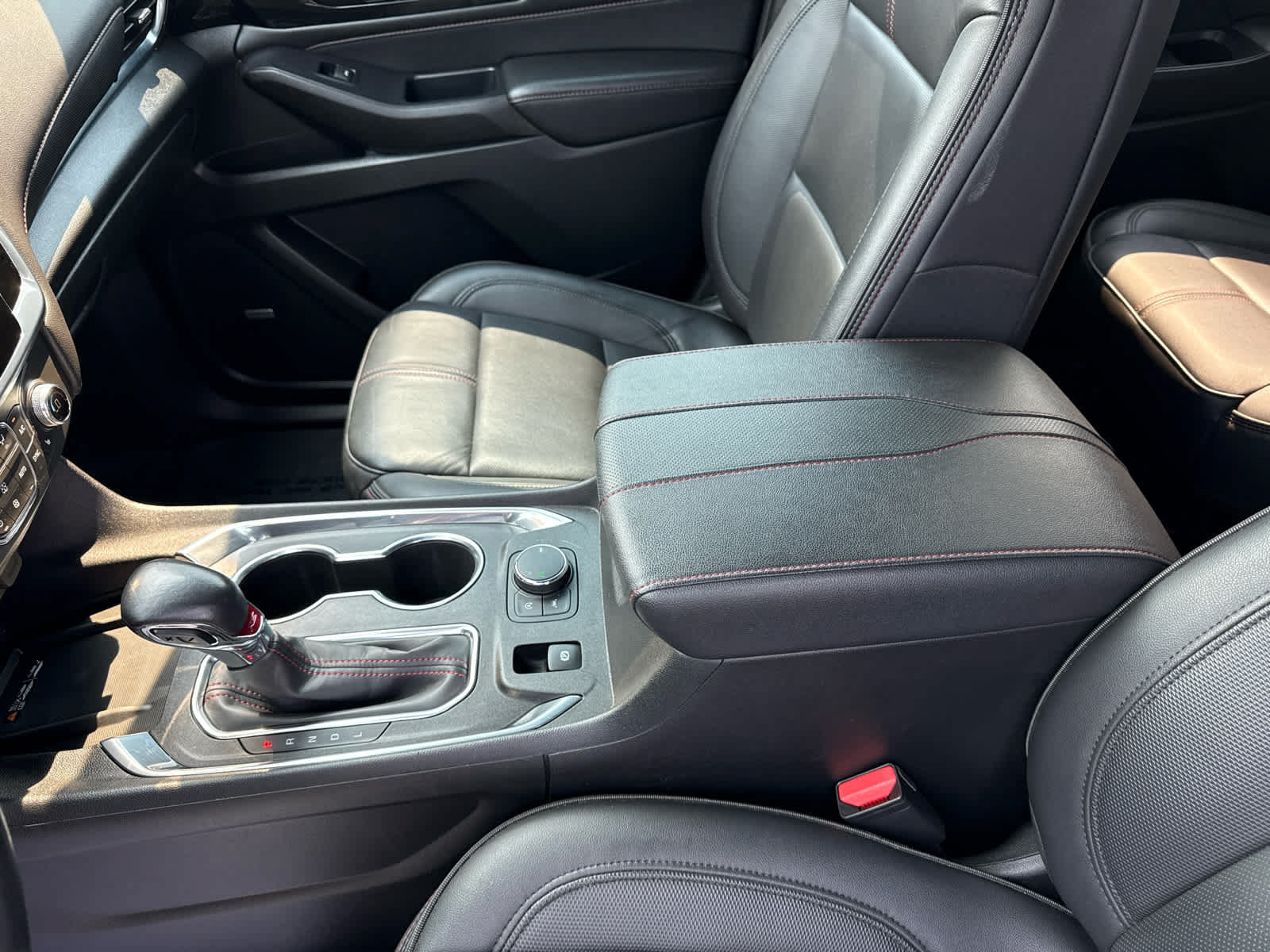 Certified 2022 Chevrolet Traverse RS FWD image 22