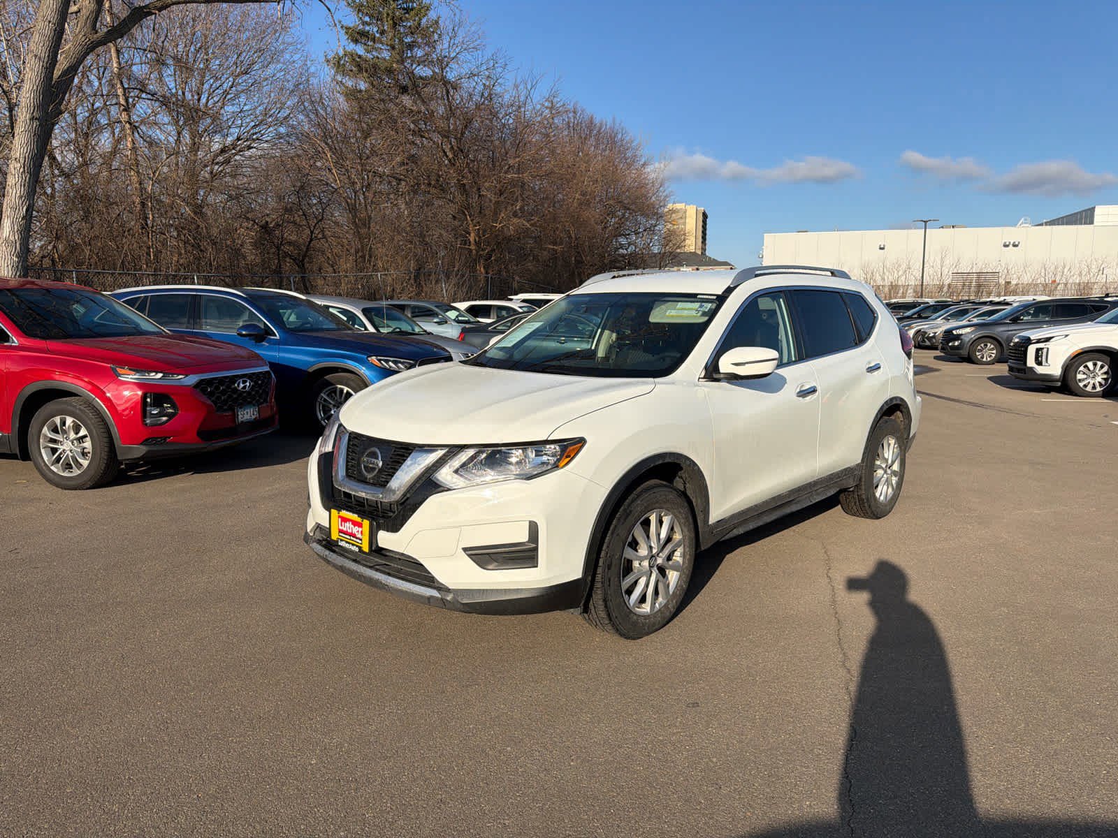 Used 2017 Nissan Rogue SV image 4