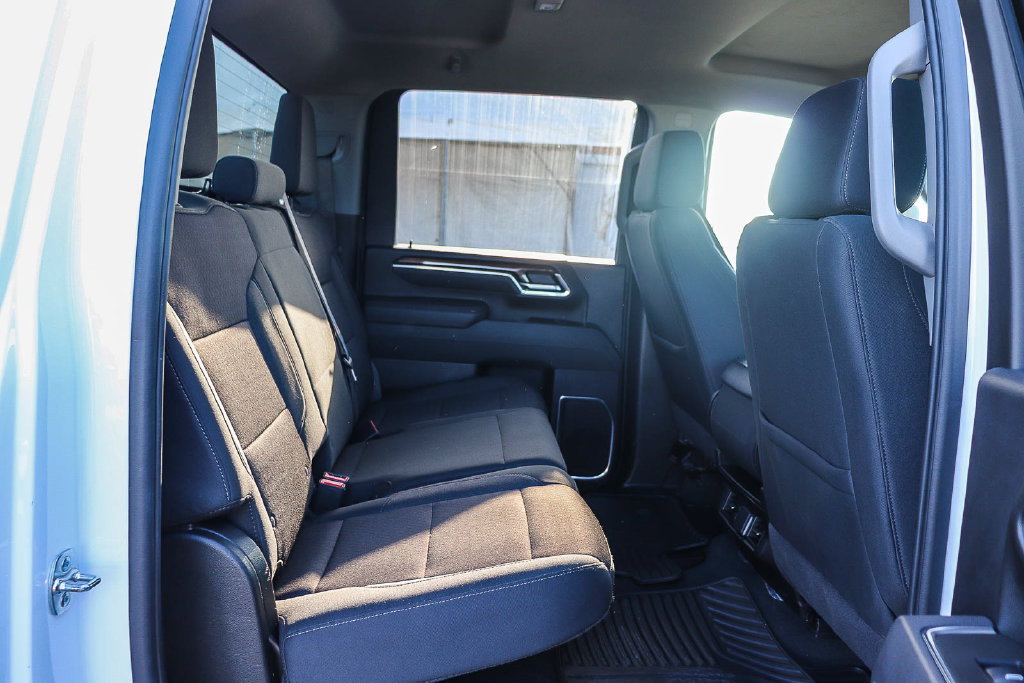 Used 2025 Chevrolet Silverado 2500 LT AWD/4WD image 12