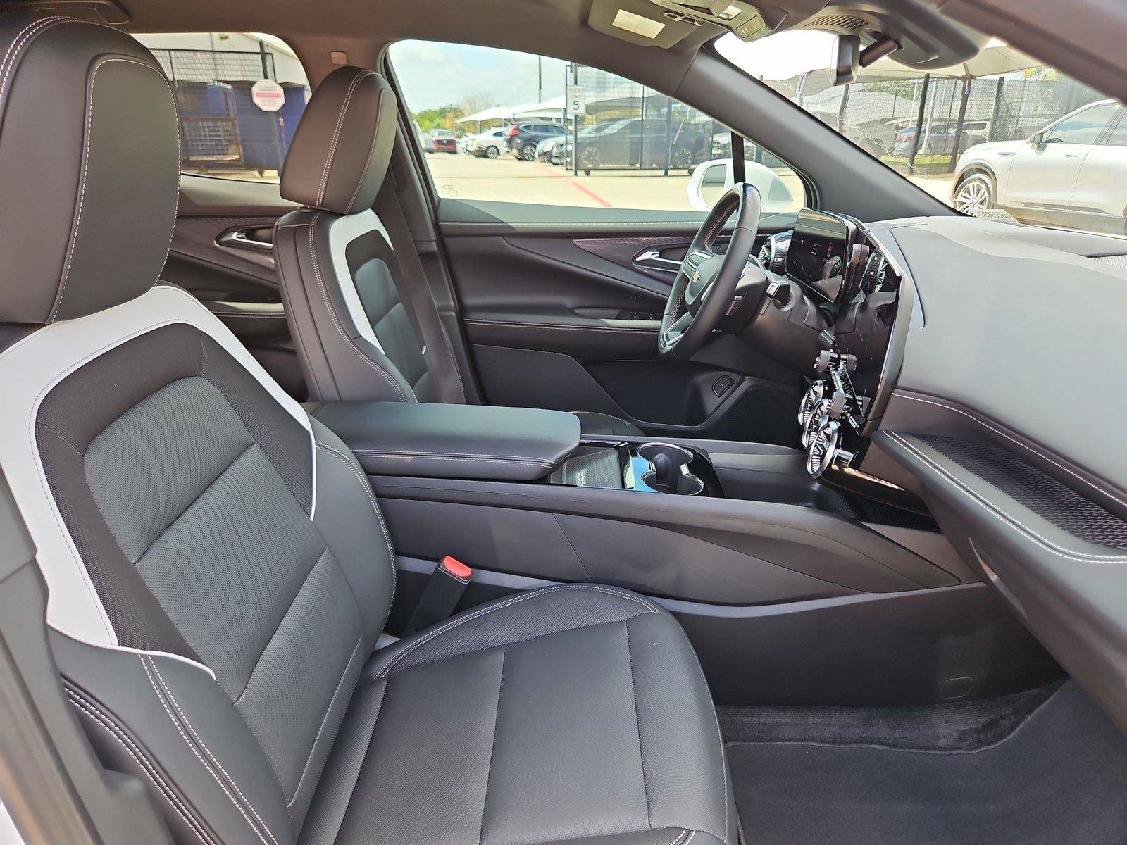 Used 2024 Chevrolet Blazer EV LT AWD/4WD image 27