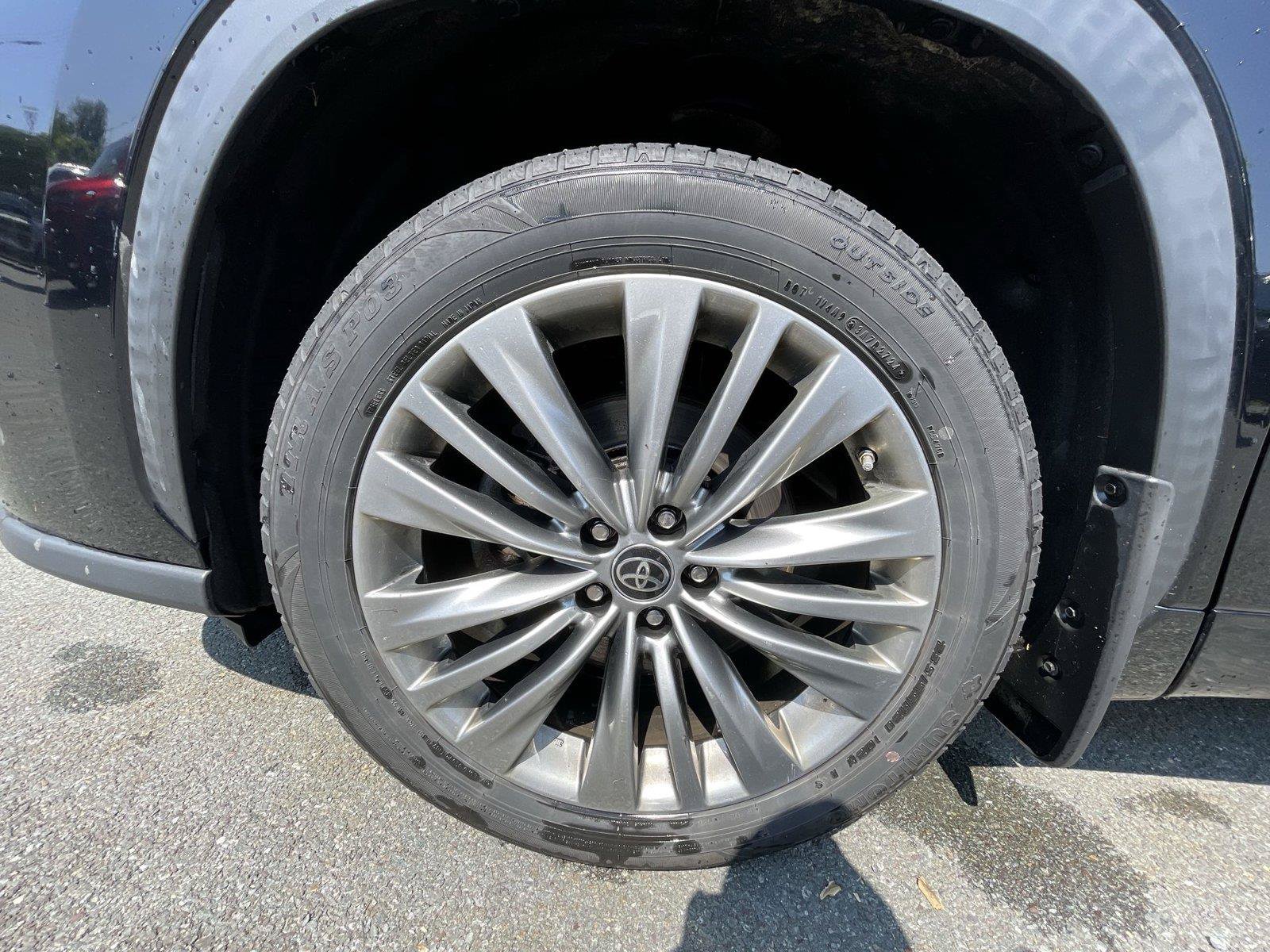 Used 2021 Toyota Highlander Platinum AWD/4WD image 28