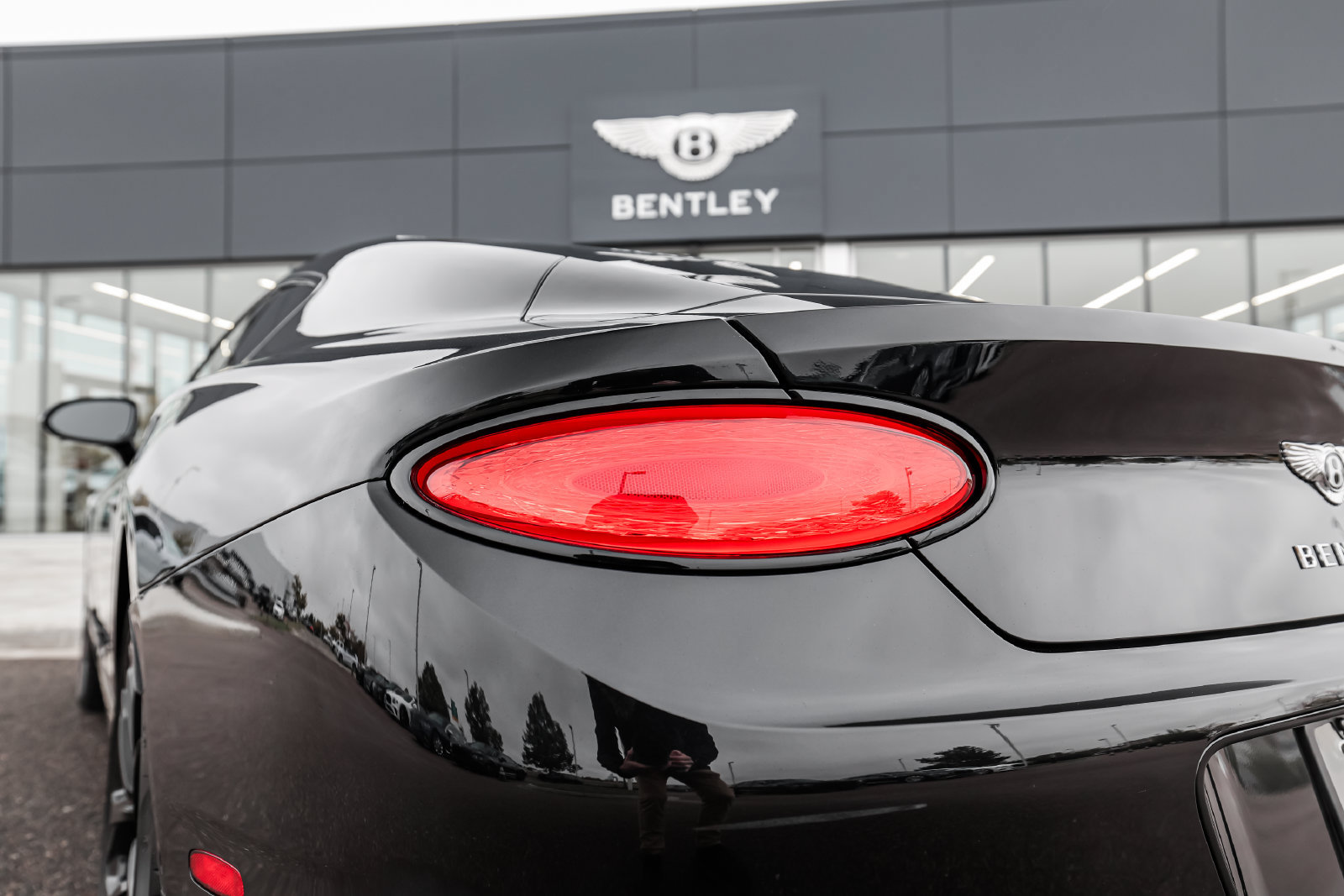 Certified 2023 Bentley Continental GT V8 AWD/4WD image 10