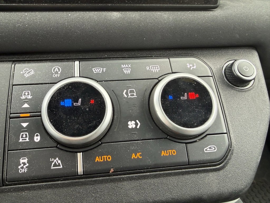 Used 2023 Land Rover Defender 130 X-Dynamic SE image 26