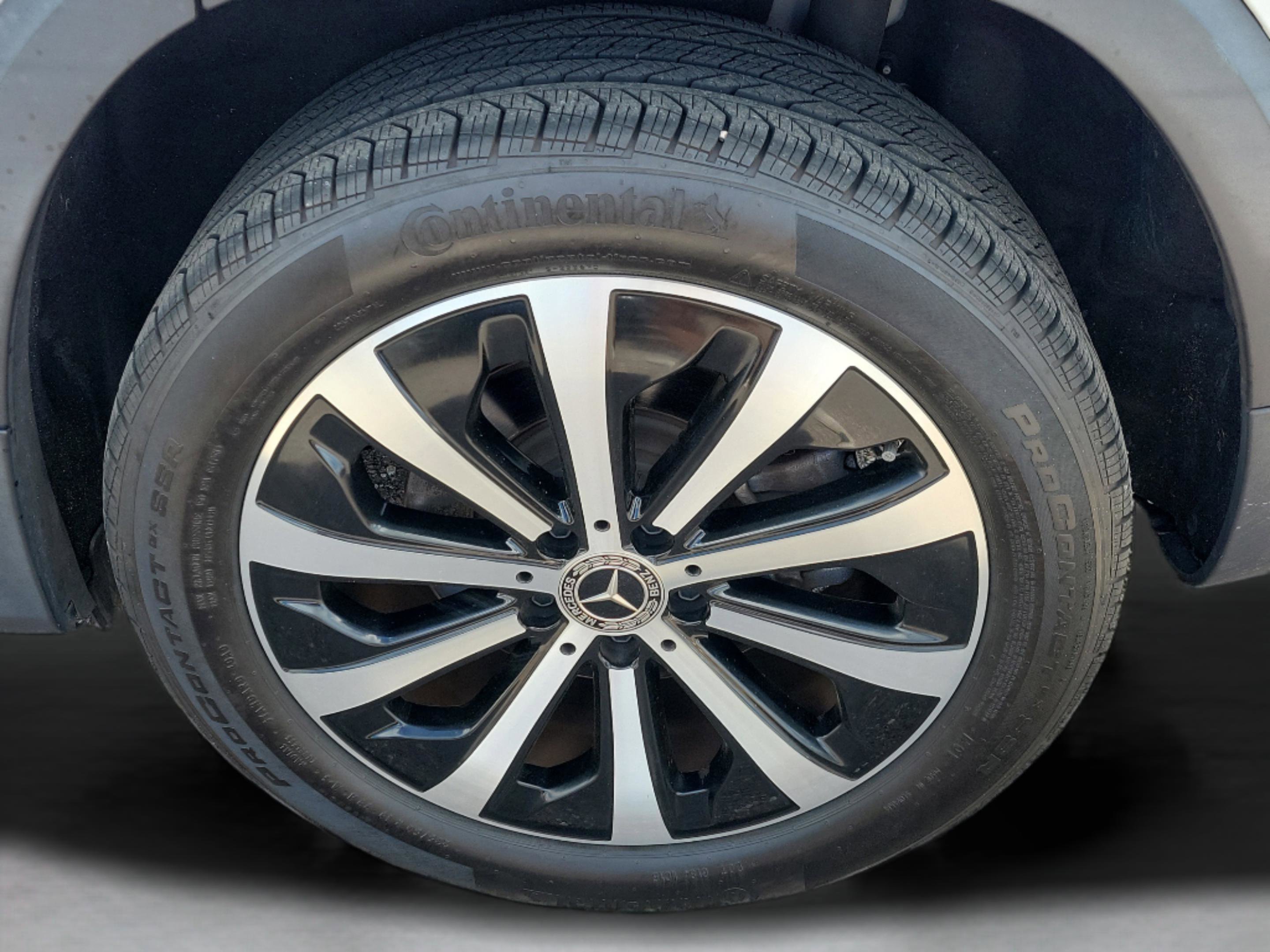 Used 2023 Mercedes-Benz GLB 250 4MATIC image 32