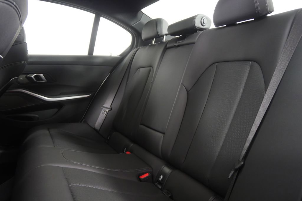 Certified 2025 BMW 330i Sedan w/ Premium Package RWD image 15