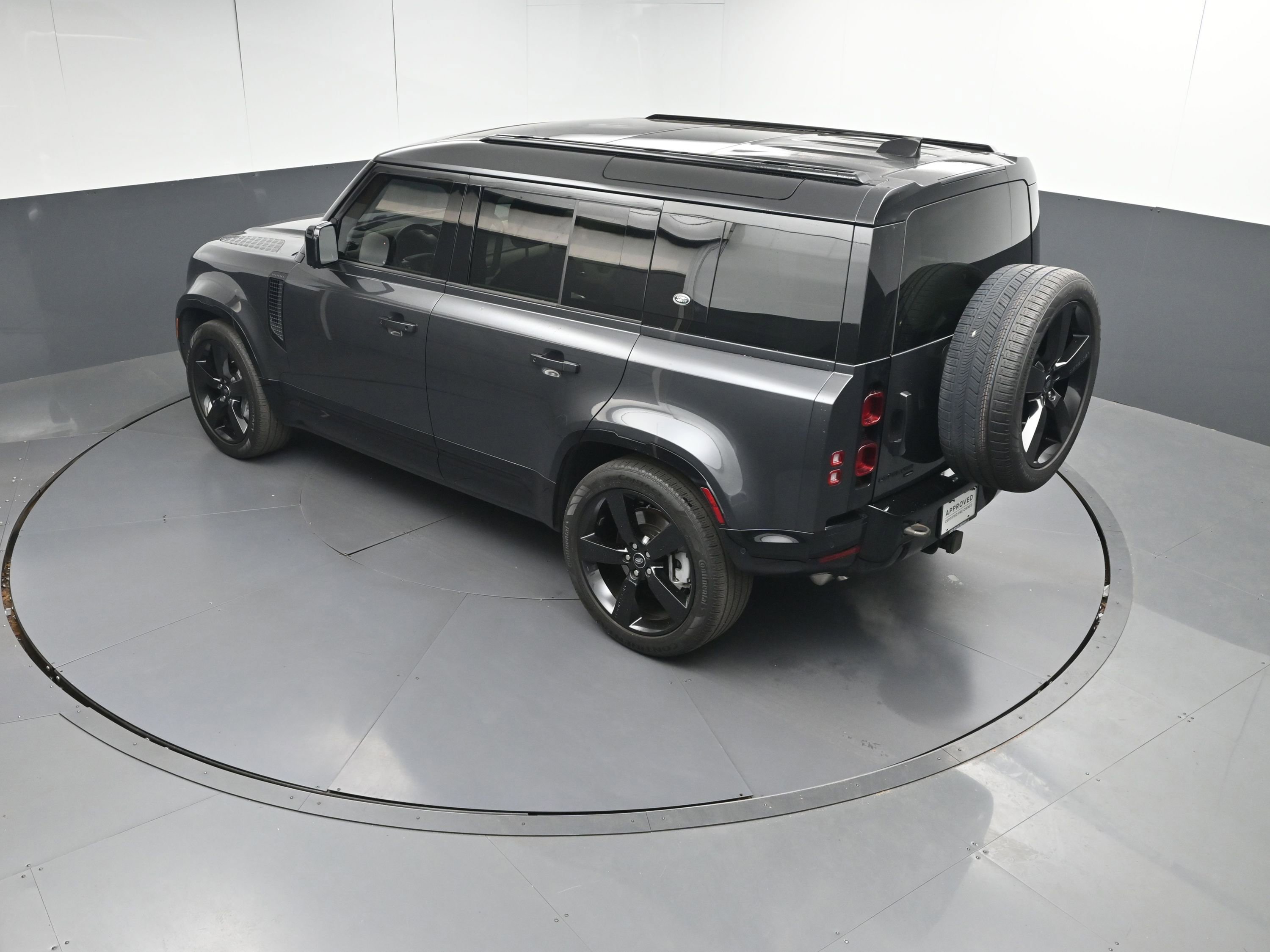 Used 2023 Land Rover Defender 110 X-Dynamic SE image 36