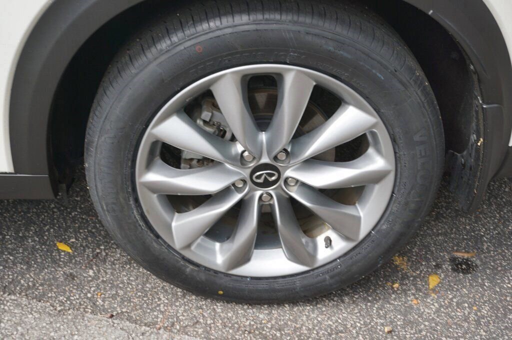 Used 2022 INFINITI QX50 Essential image 14