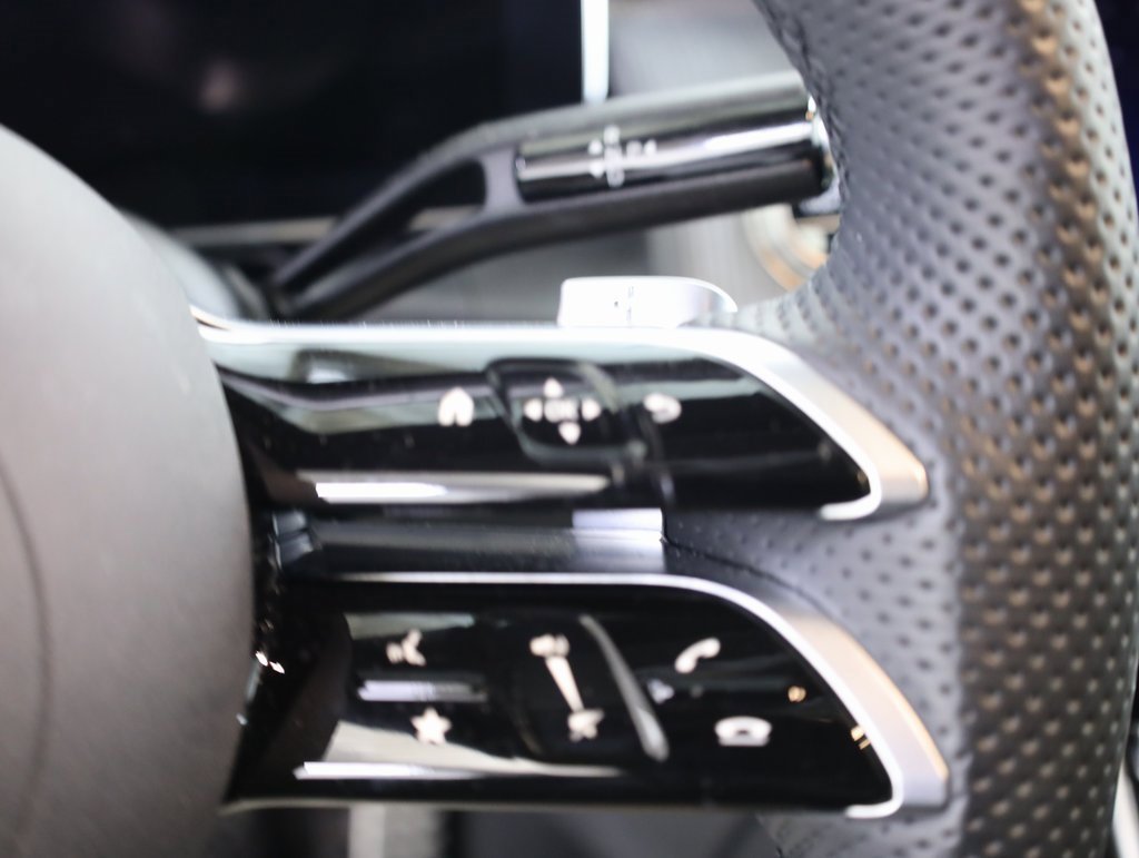 Certified 2025 Mercedes-Benz GLC 300 4MATIC image 12