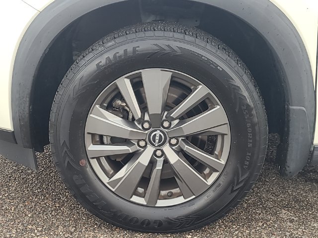 Used 2022 Nissan Pathfinder SV AWD/4WD image 10