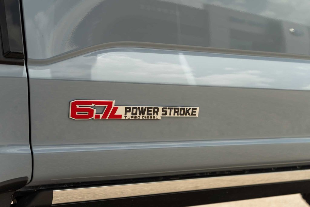 Used 2025 Ford F250 Platinum w/ Tremor Off-Road Package image 12
