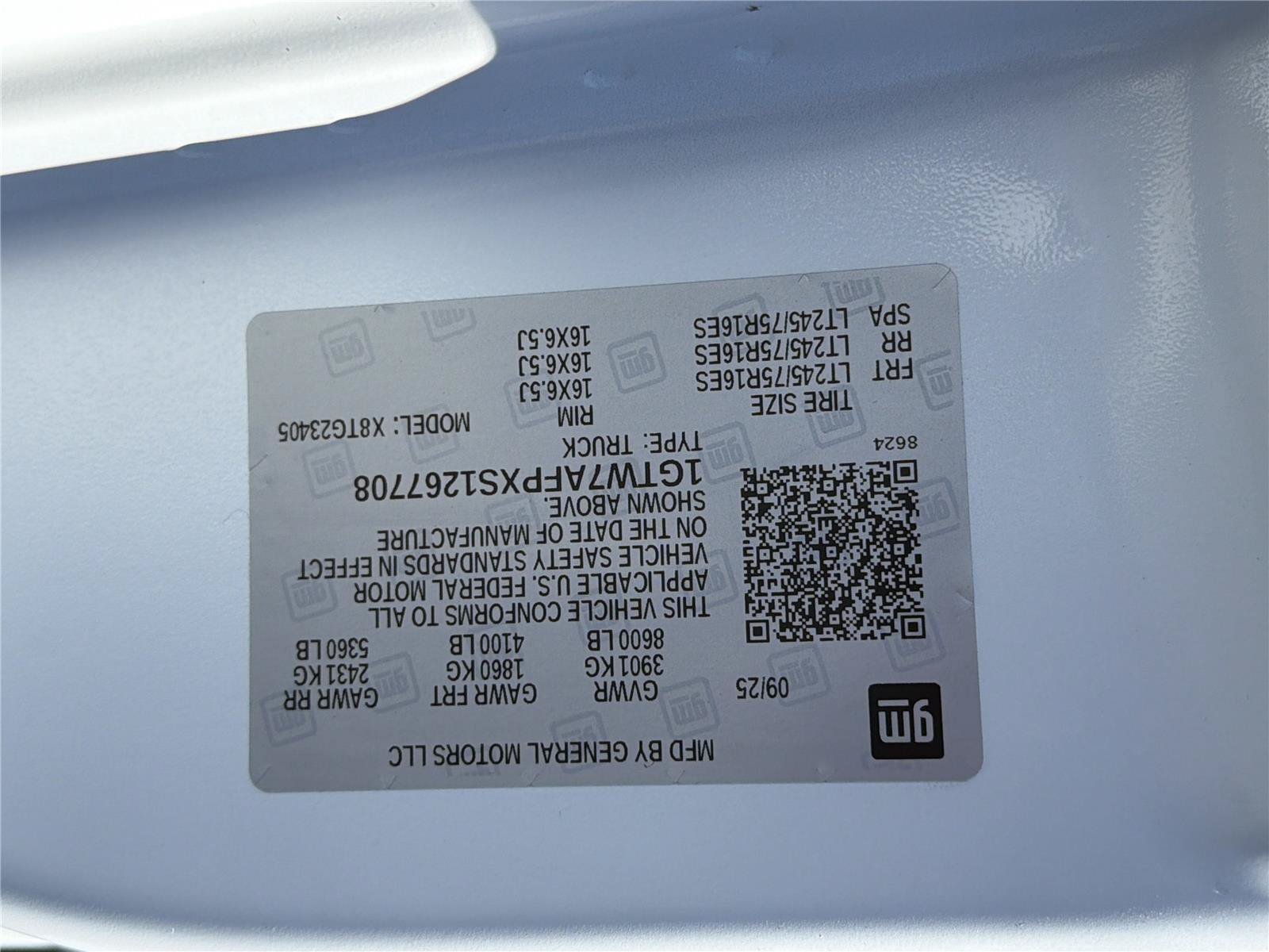 New 2025 GMC Savana 2500 w/ Driver Convenience Package RWD image 31