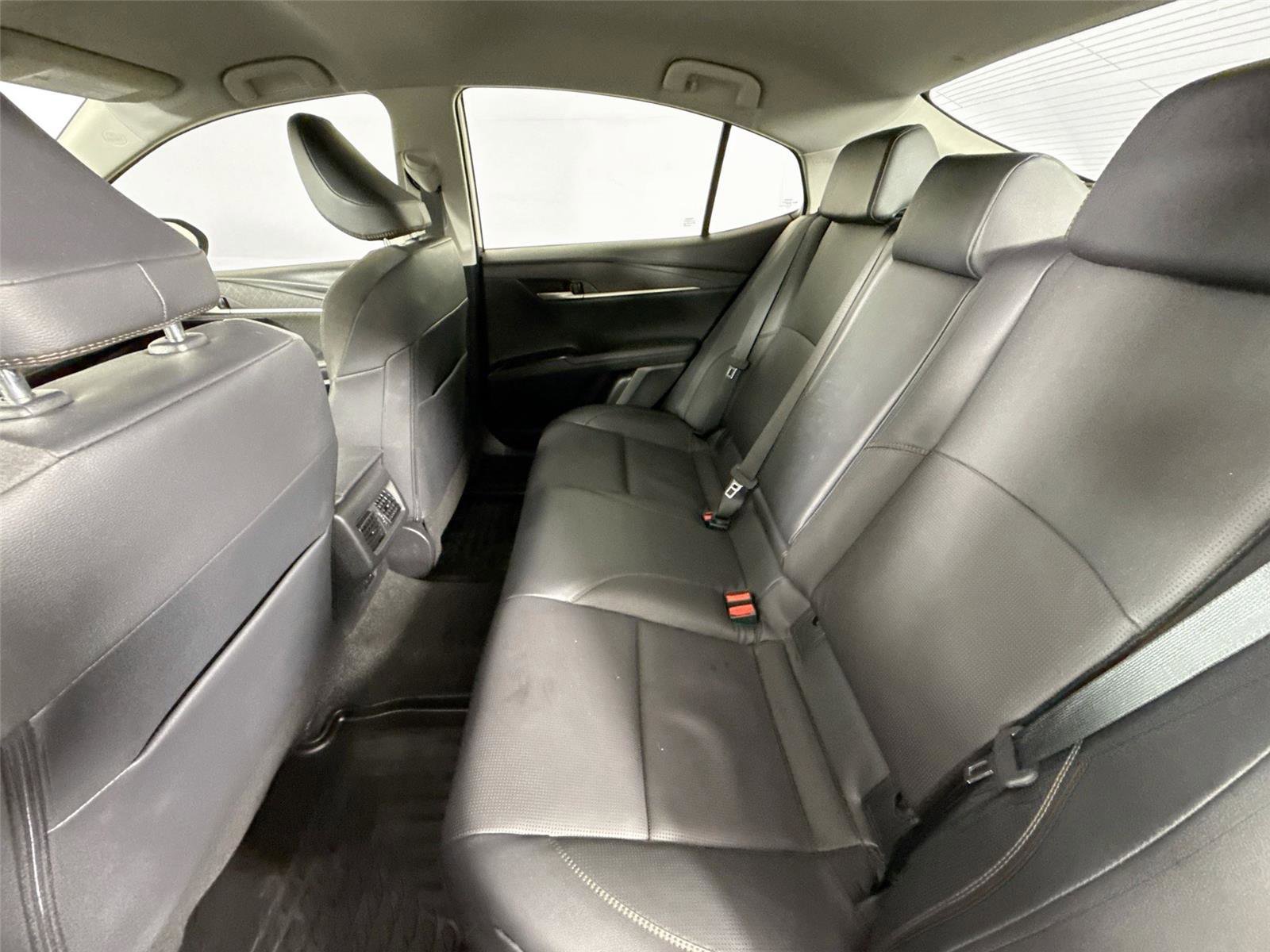 Used 2025 Toyota Camry XLE image 49