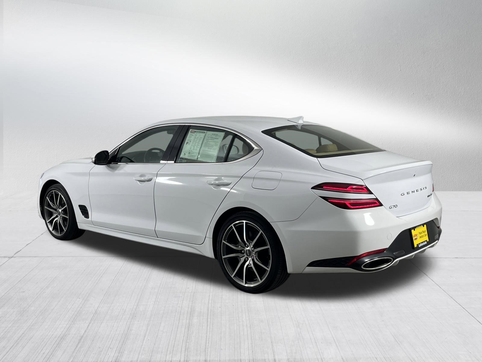 Used 2022 Genesis G70 3.3T image 5