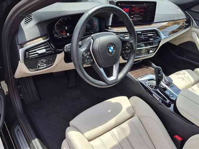 Used 2023 BMW 540i w/ Premium Package RWD image 2