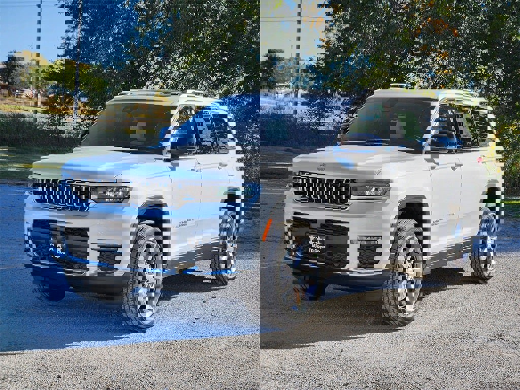 New 2025 Jeep Grand Cherokee L Limited w/ Luxury Tech Group II image 2