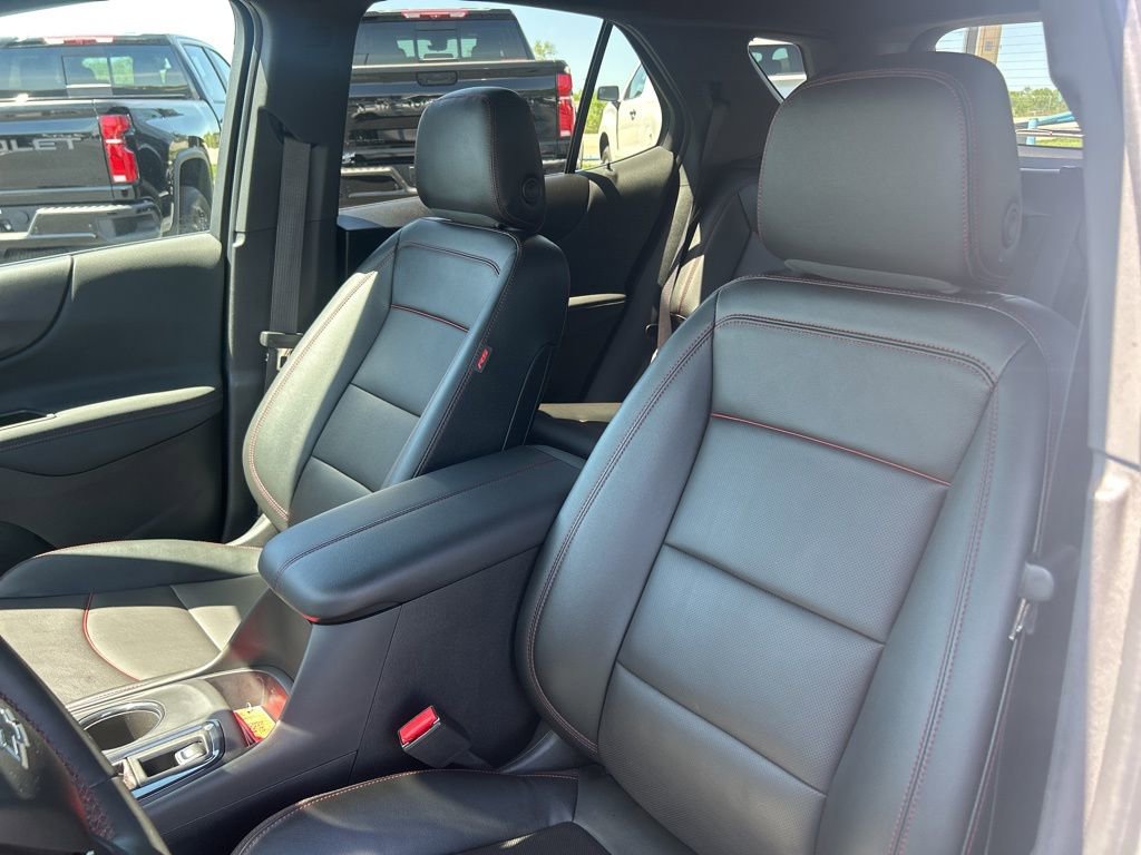 Used 2023 Chevrolet Equinox RS w/ RS Leather Package FWD image 22