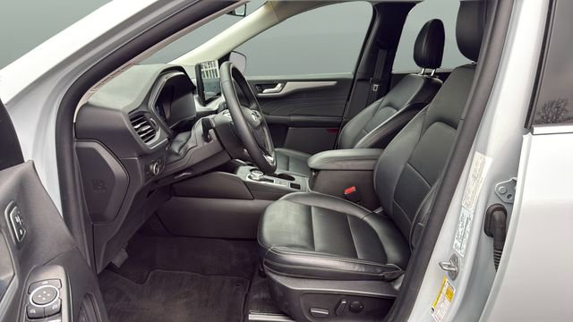Used 2025 Ford Escape Platinum image 37
