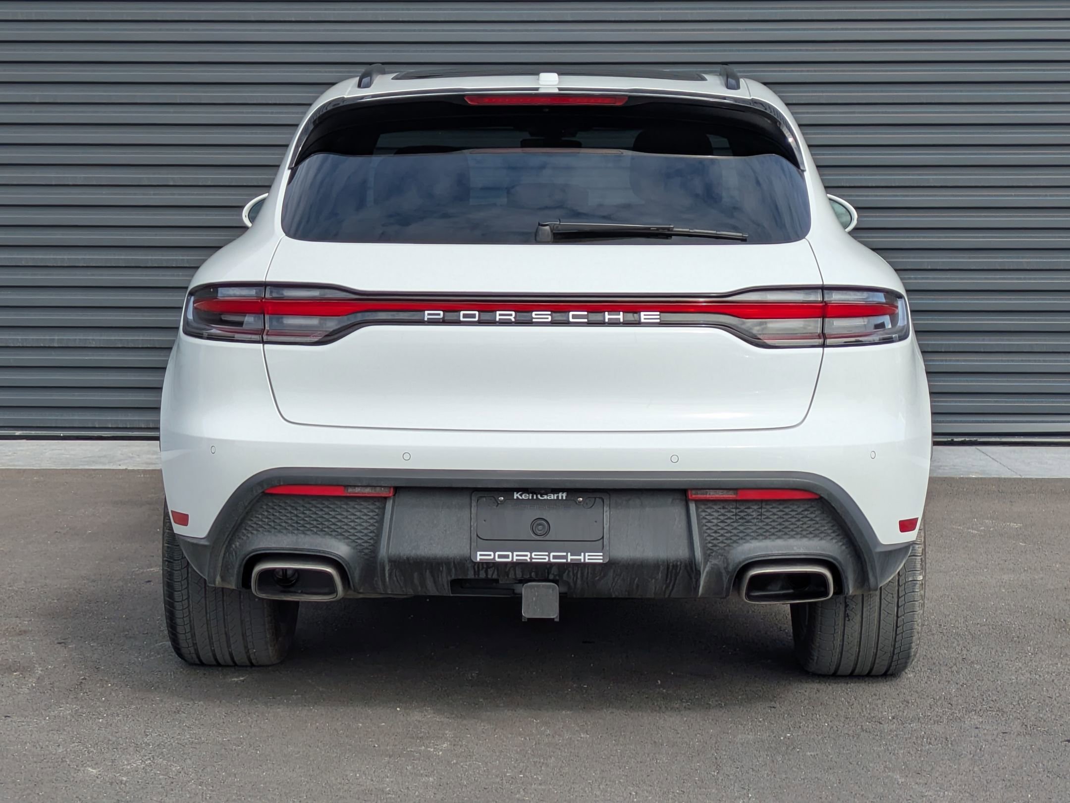 Certified 2025 Porsche Macan image 11