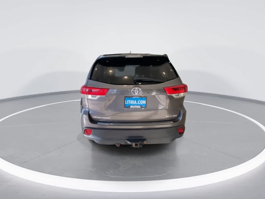 Used 2017 Toyota Highlander XLE AWD/4WD image 7