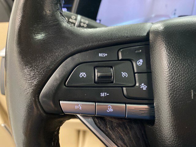 Used 2021 Cadillac Escalade Premium Luxury w/ Performance Package AWD/4WD image 21