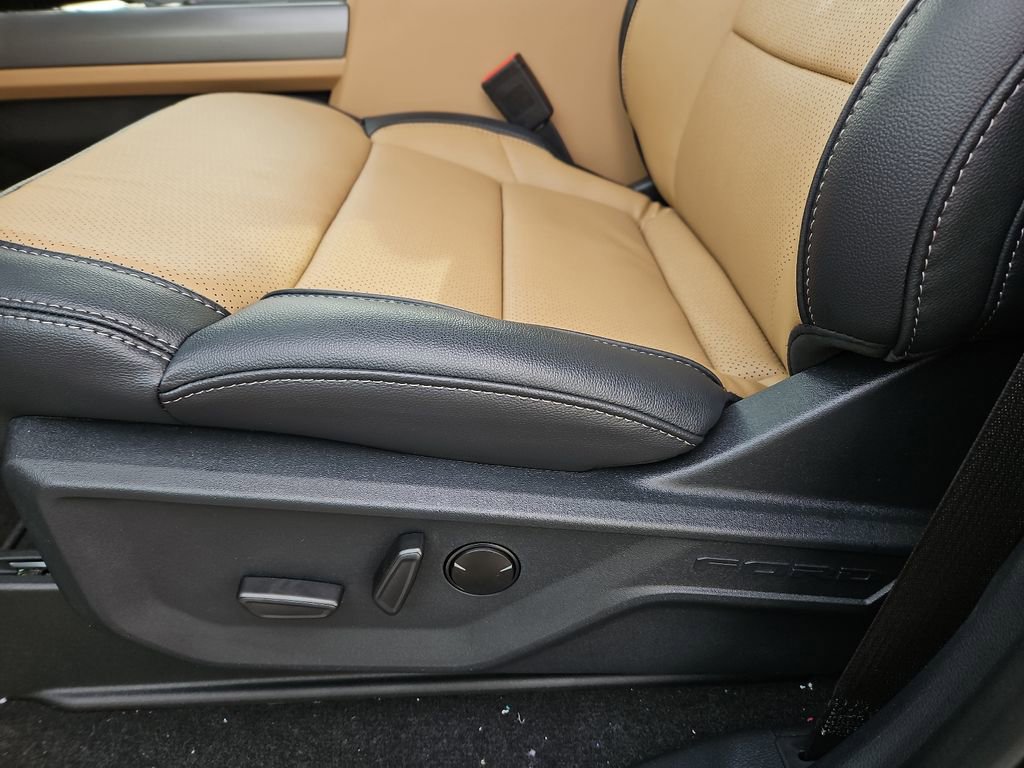 New 2026 Ford F250 Lariat w/ Lariat Ultimate Package image 23