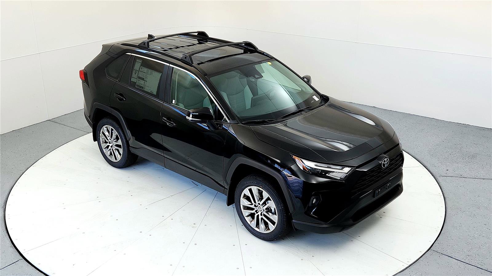 Used 2023 Toyota RAV4 XLE Premium image 13