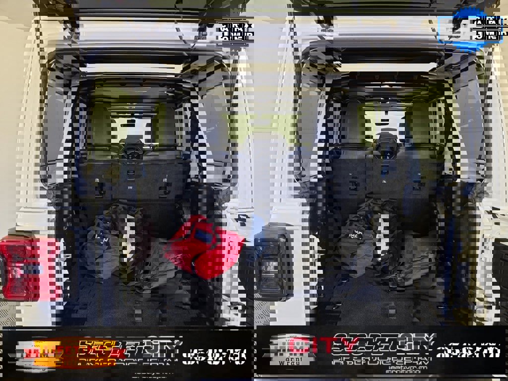 Used 2022 Jeep Wrangler Unlimited Rubicon w/ Xtreme Recon 35" Tire Package image 33