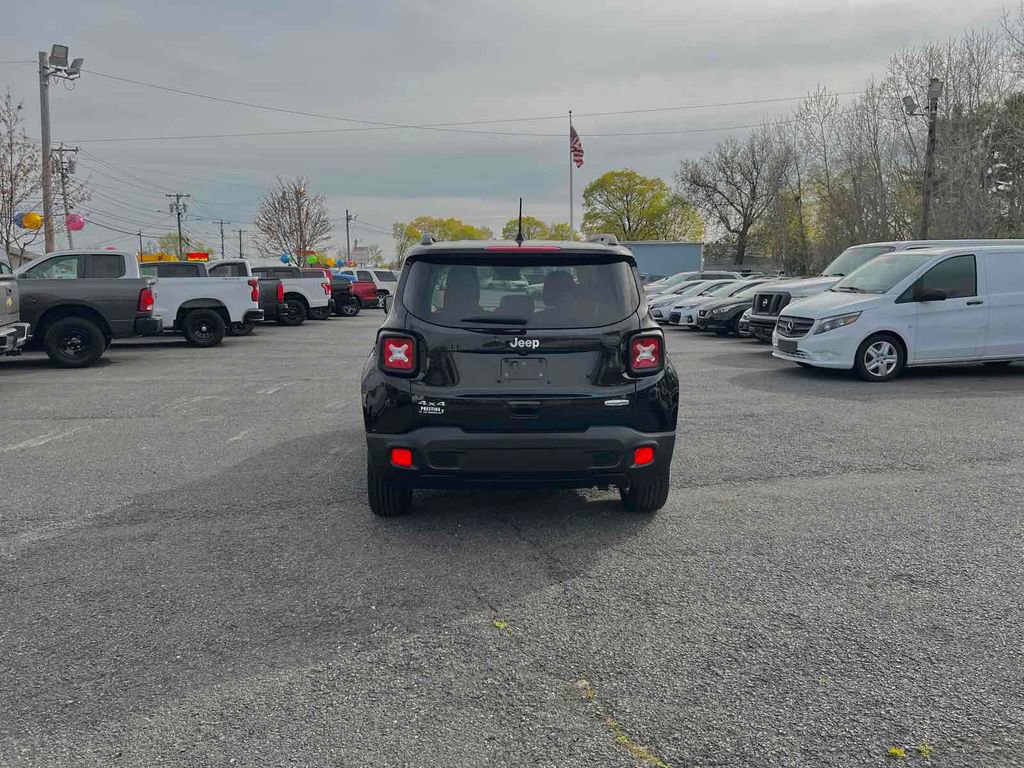 Used 2018 Jeep Renegade Latitude image 6
